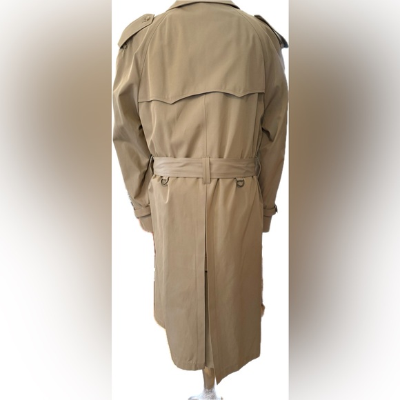 Marshall Fields Vintage Men’s Trench 
made in USA. NWOT
VERY WELL MADE - Picture 5 of 11